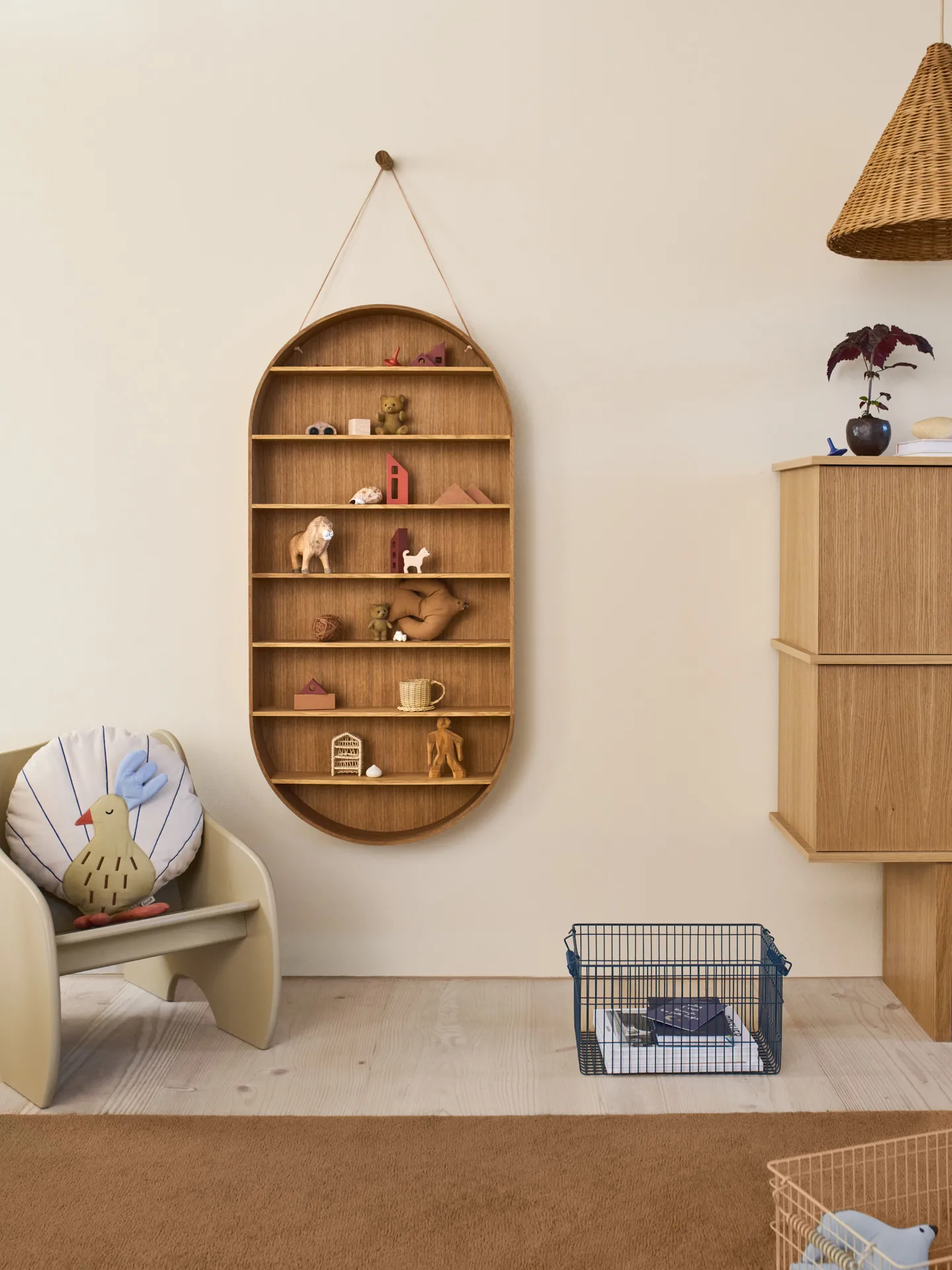 Oval Dorm hylly, Oiled oak Ferm Living