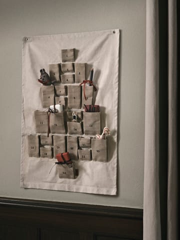Pine joulukalenteri - Maxi, 90 x 125 cm - Ferm Living