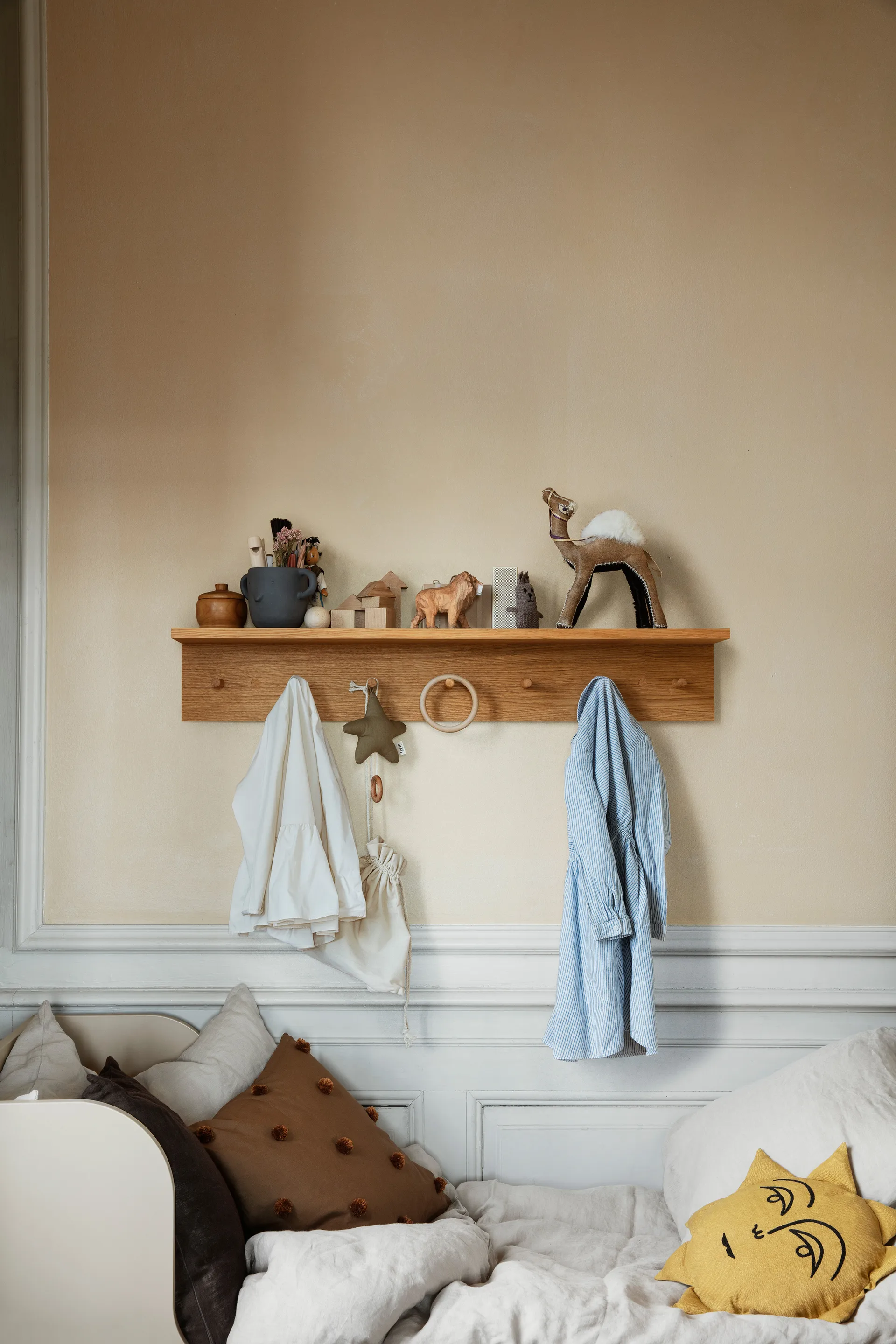 Place Rack naulakkohylly tammi, Iso Ferm Living