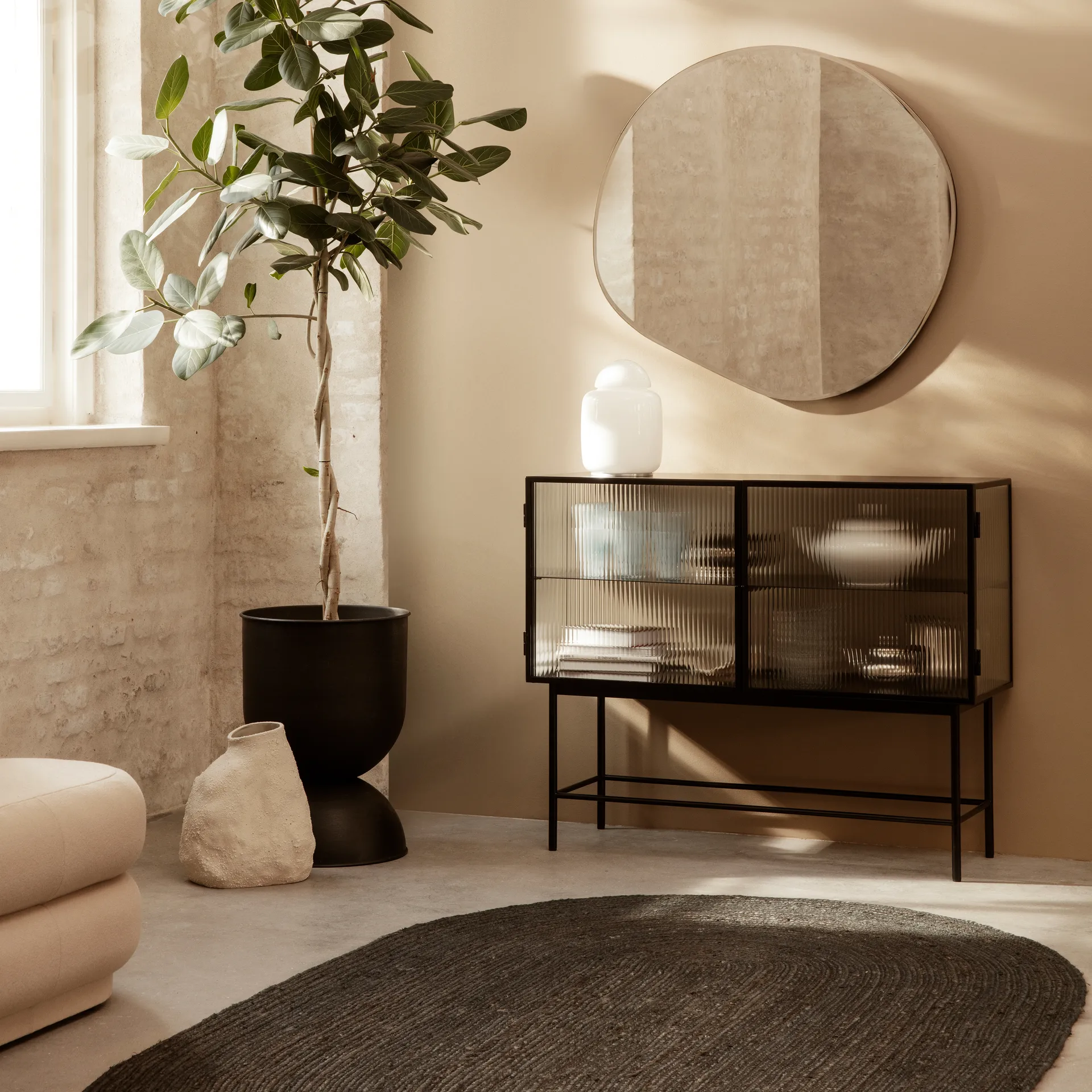 Pond peili extra large, brass Ferm Living