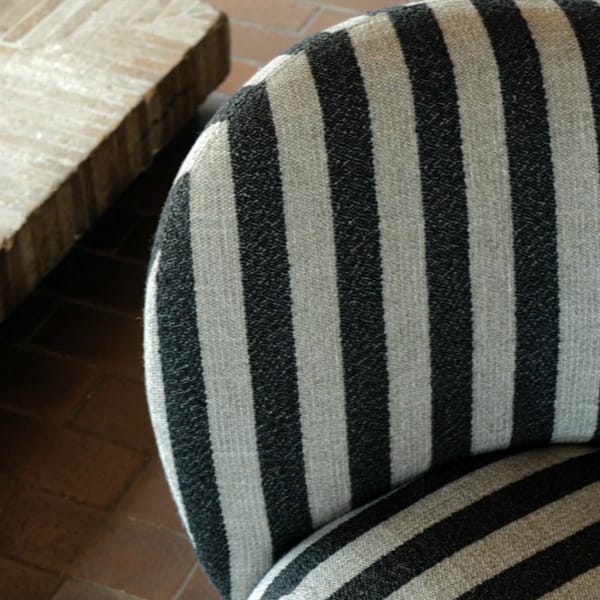 Rico lounge chair -nojatuoli, Louisiana sand black Ferm Living