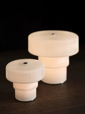 Ripple kannettava pöytälamppu - White (valkoinen), 16,5 cm - Ferm Living