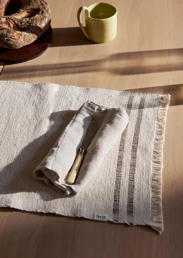 Savor pöytätabletti 38 x 50 cm - Off-white/Chocolate - Ferm Living