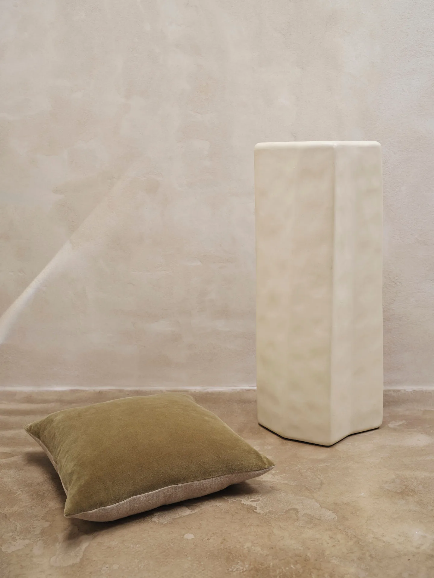 Senti tyyny 50x50 cm, Khaki Ferm Living