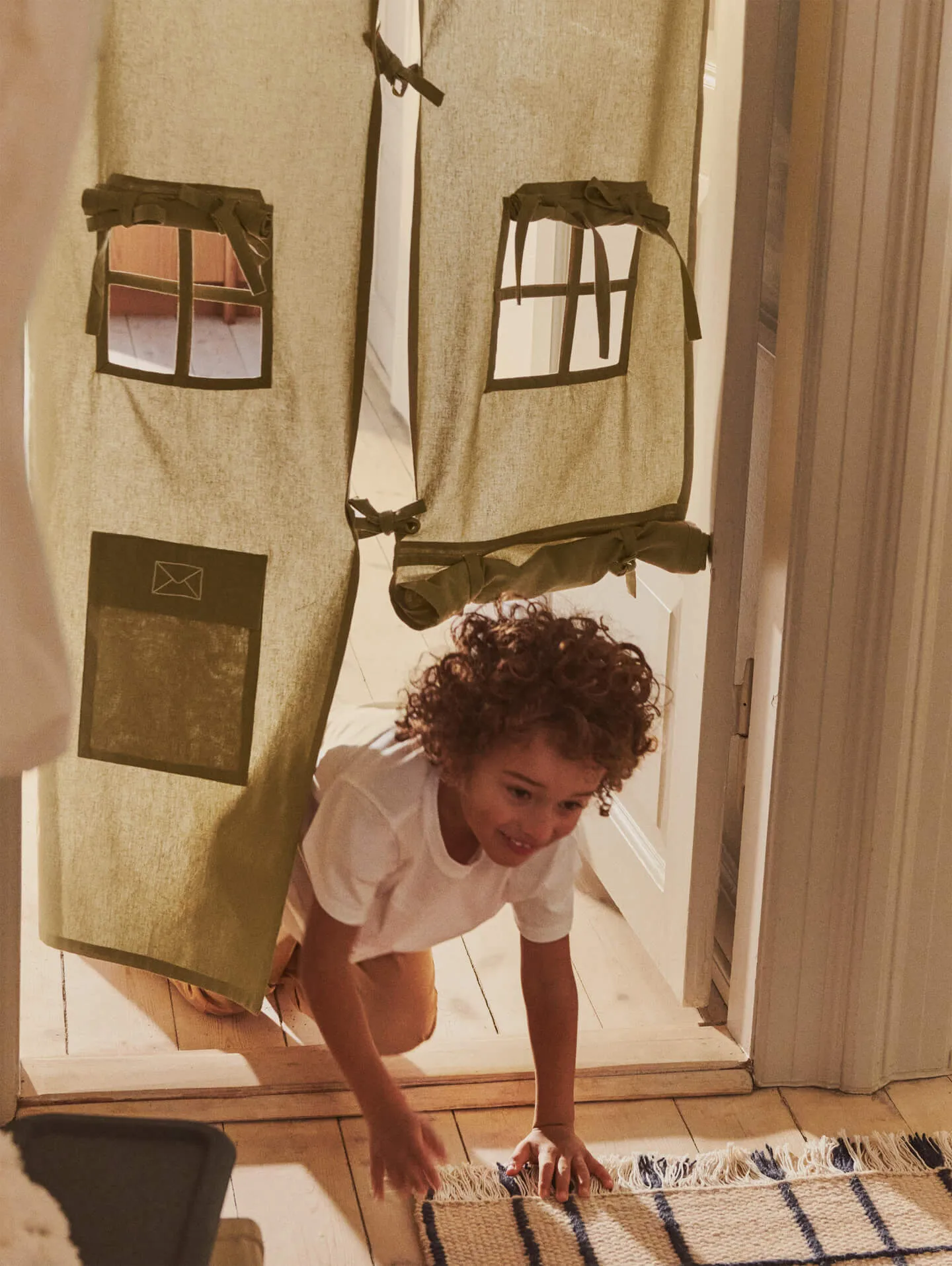 Settle oviverho, Elm green, 85x205 cm Ferm Living