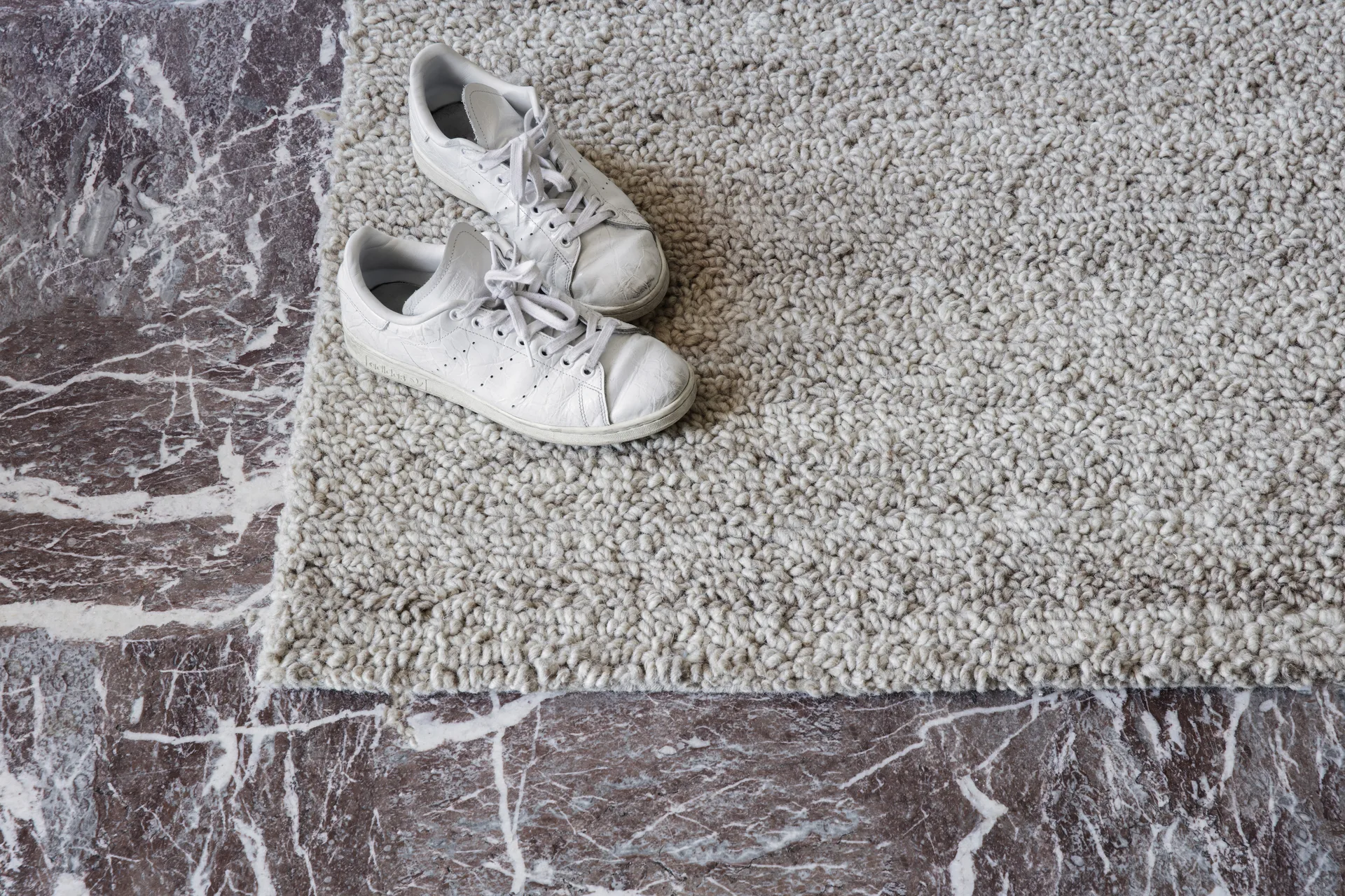 Shade Loop -matto S 140 x 200 cm, Beige Ferm Living