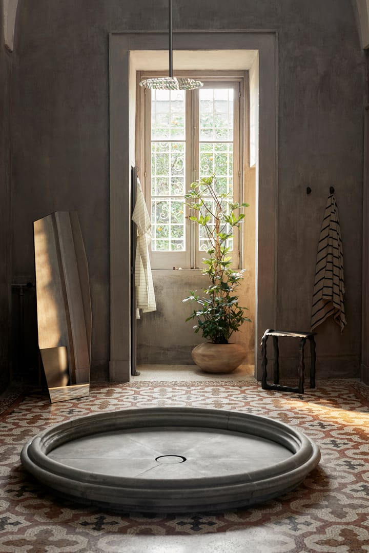 Shard lattiapeili 57,8 x 165 cm, Black Ferm Living