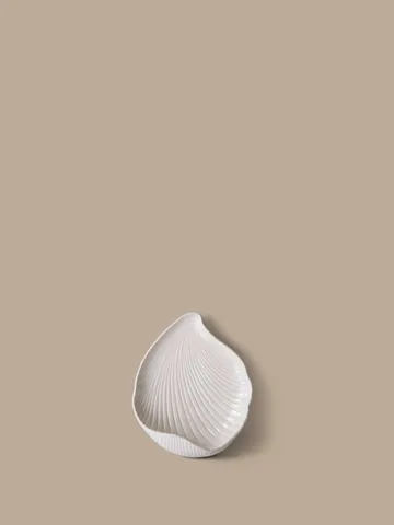 Shell seinäkynttilänjalka - Off-white, 24x9,5x28,2 cm - Ferm Living