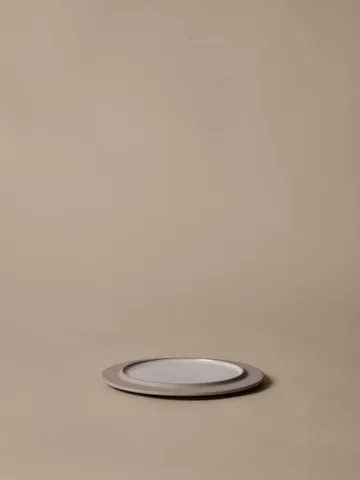 Sonae lautanen 2-pack - Harmaa-valkoinen, Ø22 cm - Ferm Living