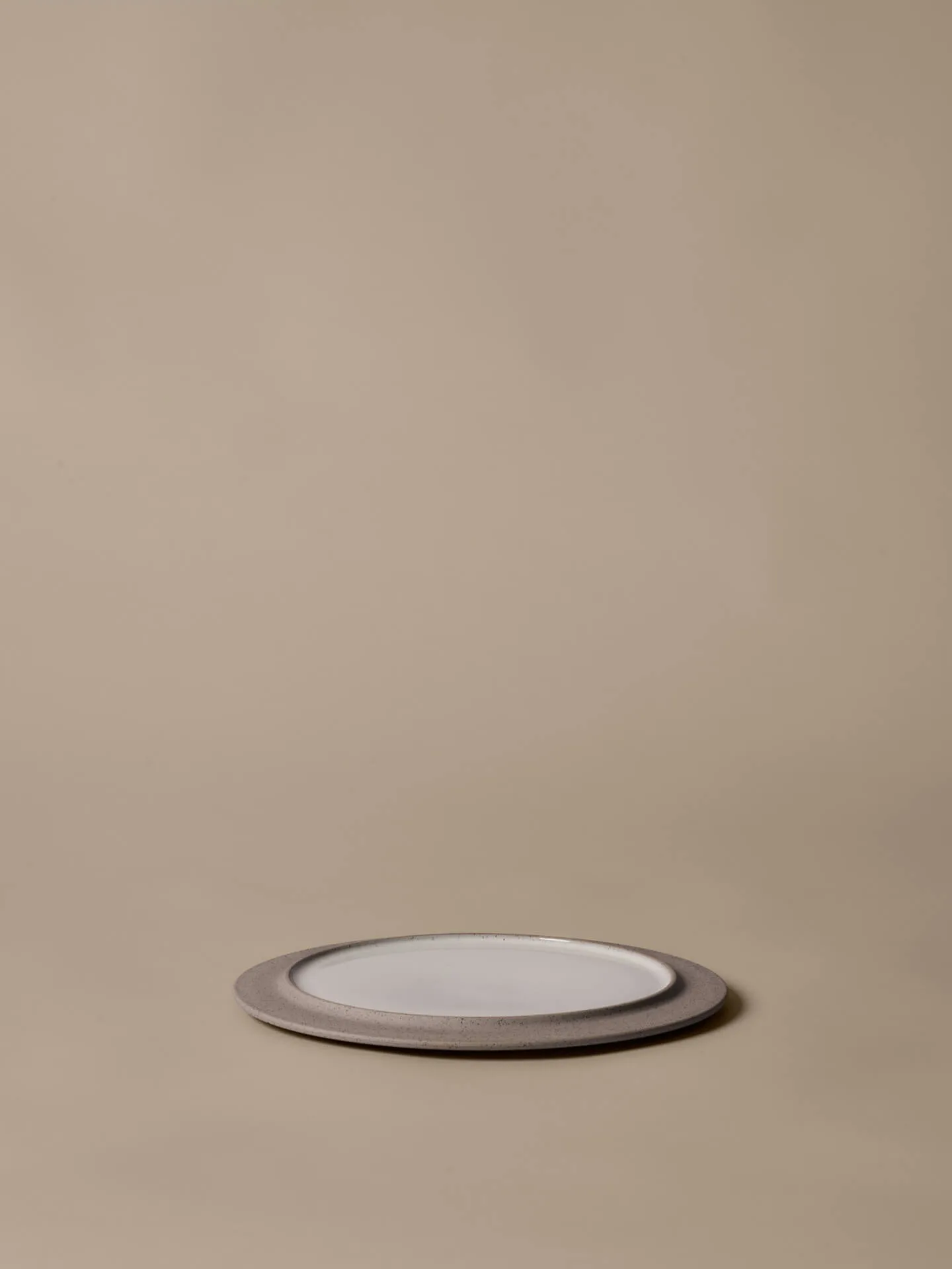 Sonae lautanen 2-pack, Harmaa-valkoinen, Ø25 cm Ferm Living