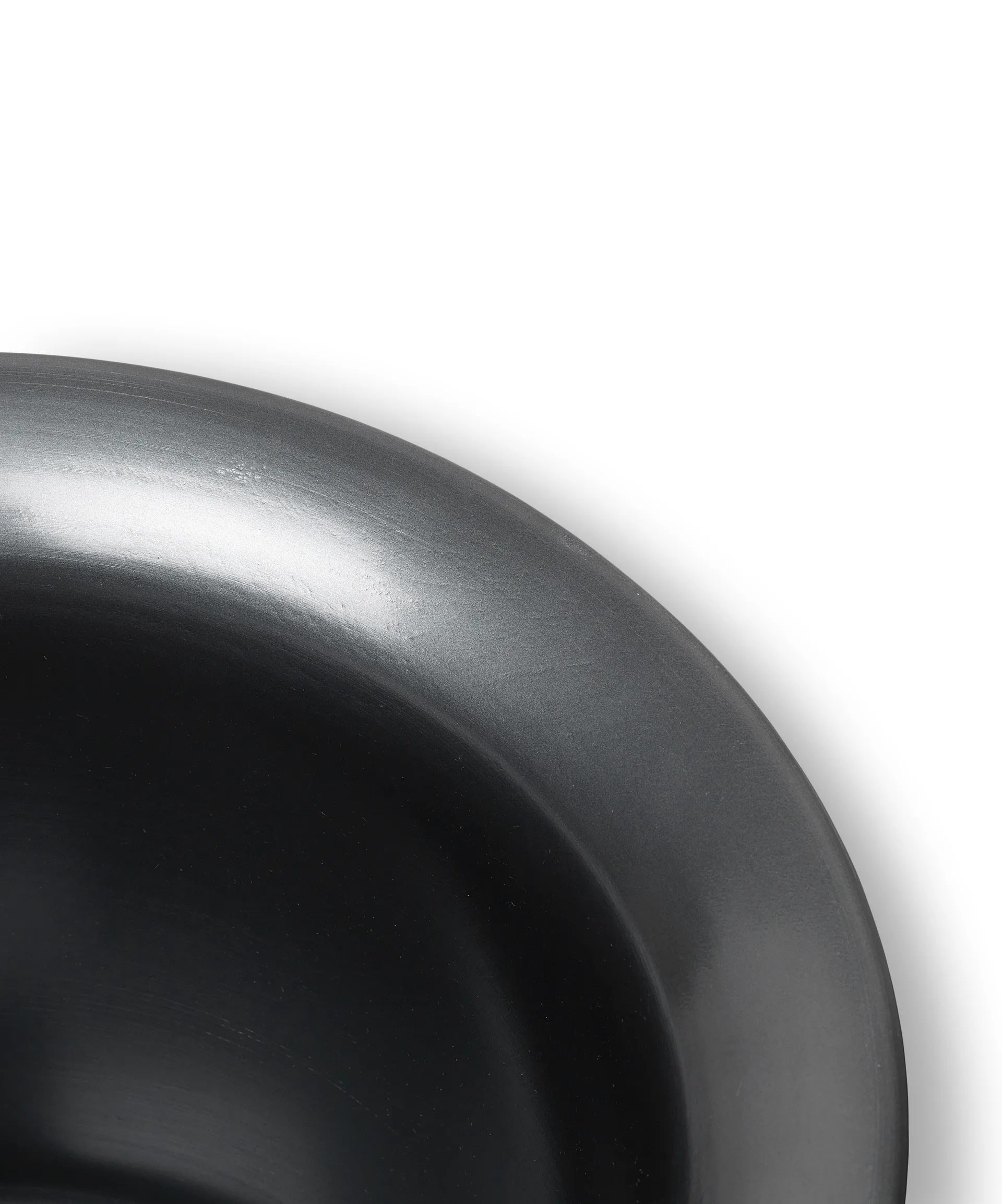 Spun alu -kori matala Ø 37 cm, Blackened Aluminium Ferm Living