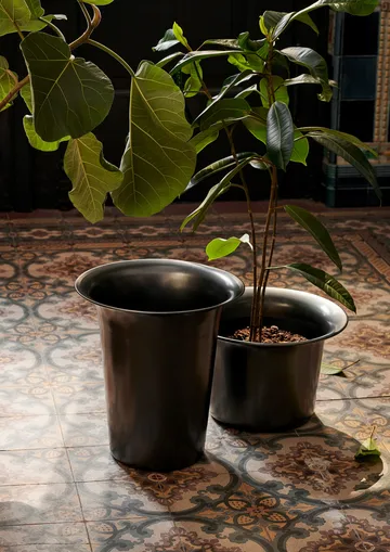 Spun alu -kori matala Ø 37 cm - Blackened Aluminium - Ferm Living