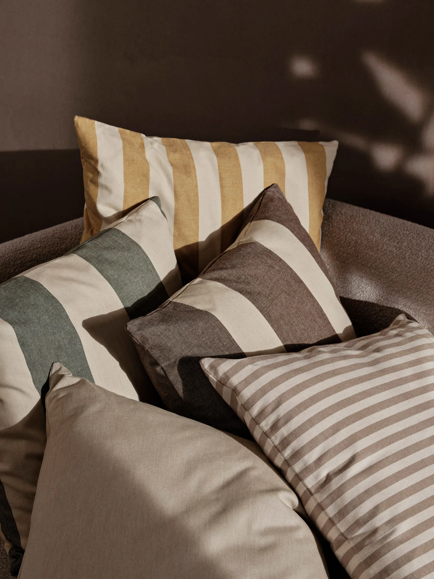 Strand outdoor tyynynpäällinen 50x50 cm, Warm yellow-parchment Ferm Living