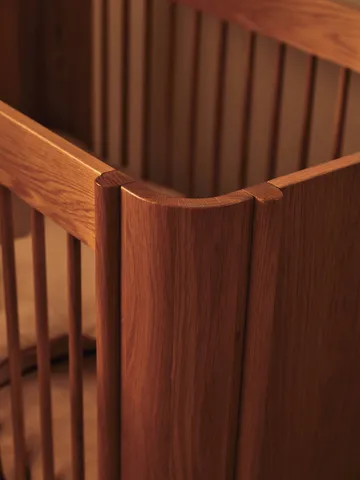 Tilu pinnasänky - Natural oak, 129×68,5×80 cm - Ferm Living