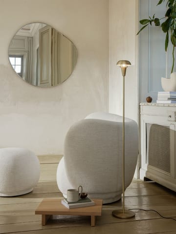 Tiny lattiavalaisin 124,2 cm - Messinki - Ferm Living