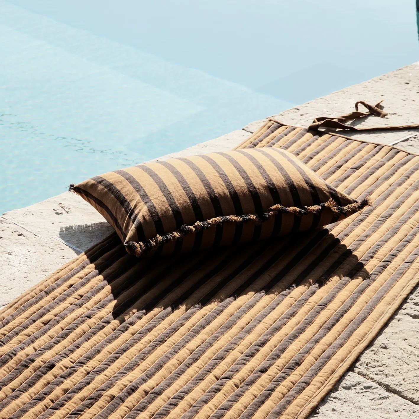 True tyyny 40 x 60 cm, Sugar-kelp black Ferm Living