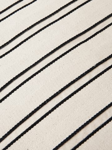 Twill-malli tyynypyörä (bolster cylinderkudde) - Off-white-black - Ferm Living