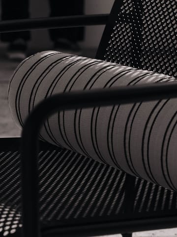 Twill-malli tyynypyörä (bolster cylinderkudde) - Off-white-black - Ferm Living