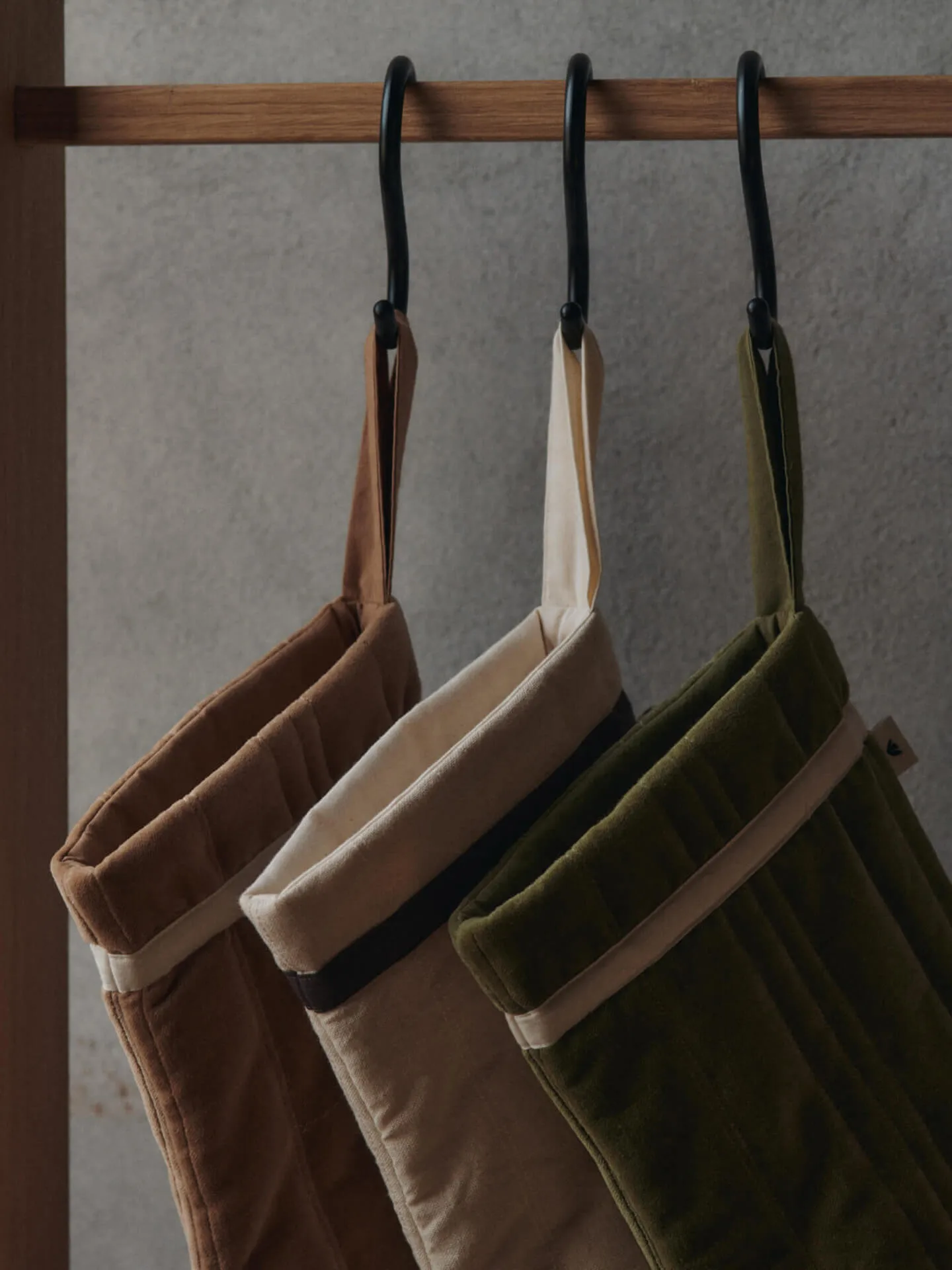 Vari tikattu joulusukka, Velvet-khaki Ferm Living