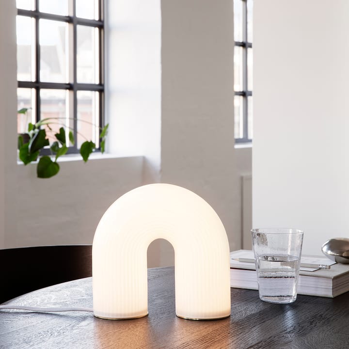 Vuelta pöytälamppu, Valkoinen Ferm Living
