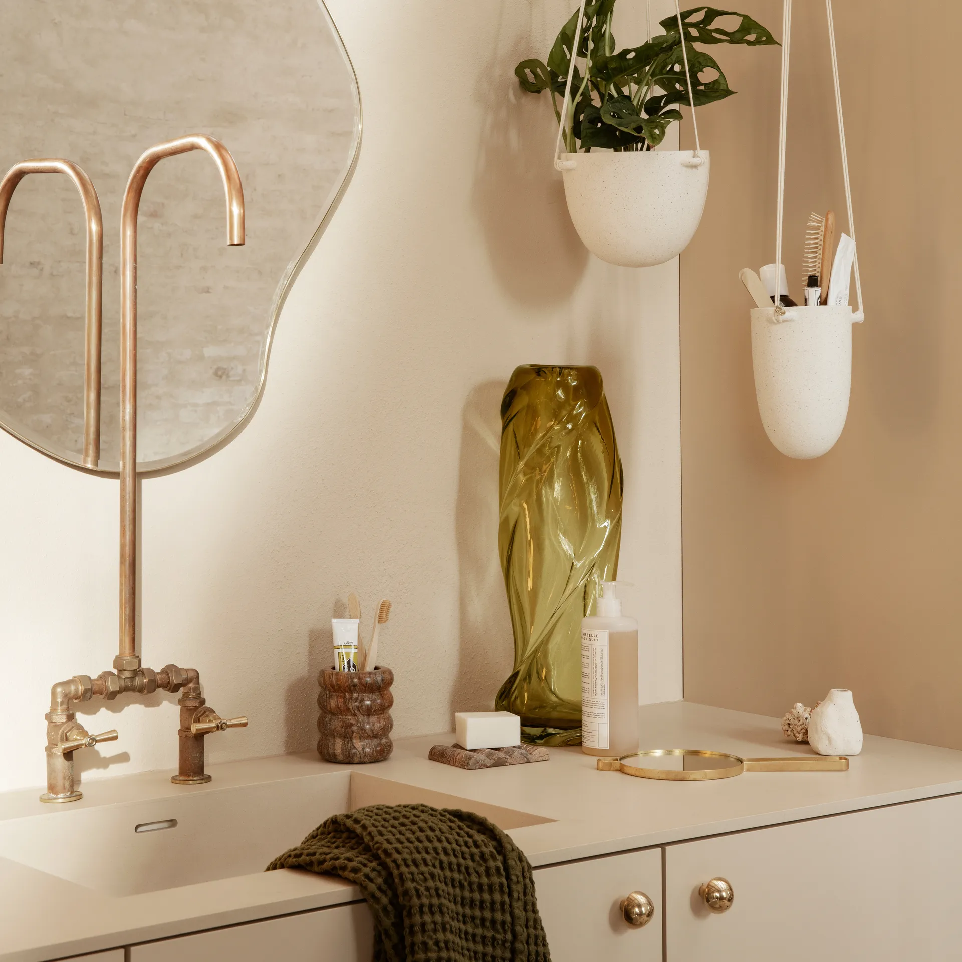 Water Swirl -maljakko, Moss green Ferm Living
