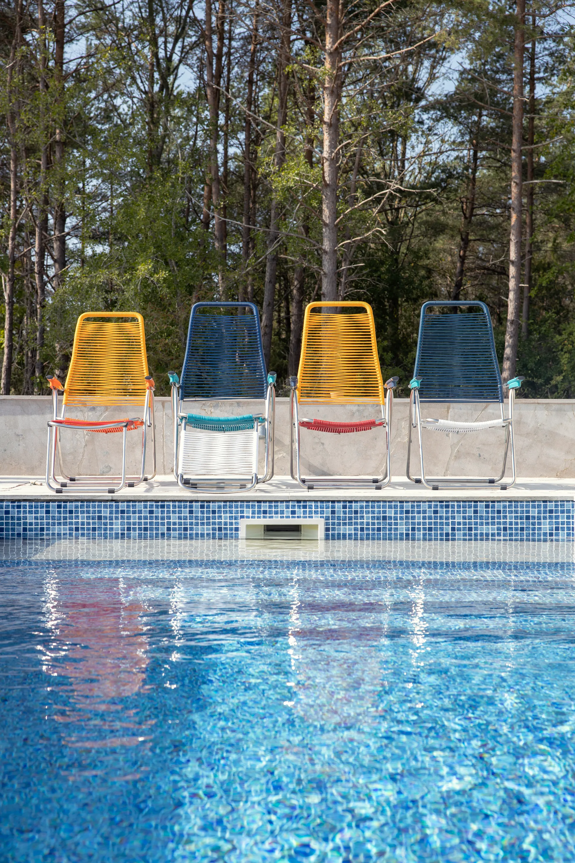 Spaghetti aurinkotuoli ilman jalkatukea, Multi-alumiinirunko-sininen Fiam