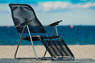 Spaghetti aurinkotuoli jalkatuella - Musta - Fiam