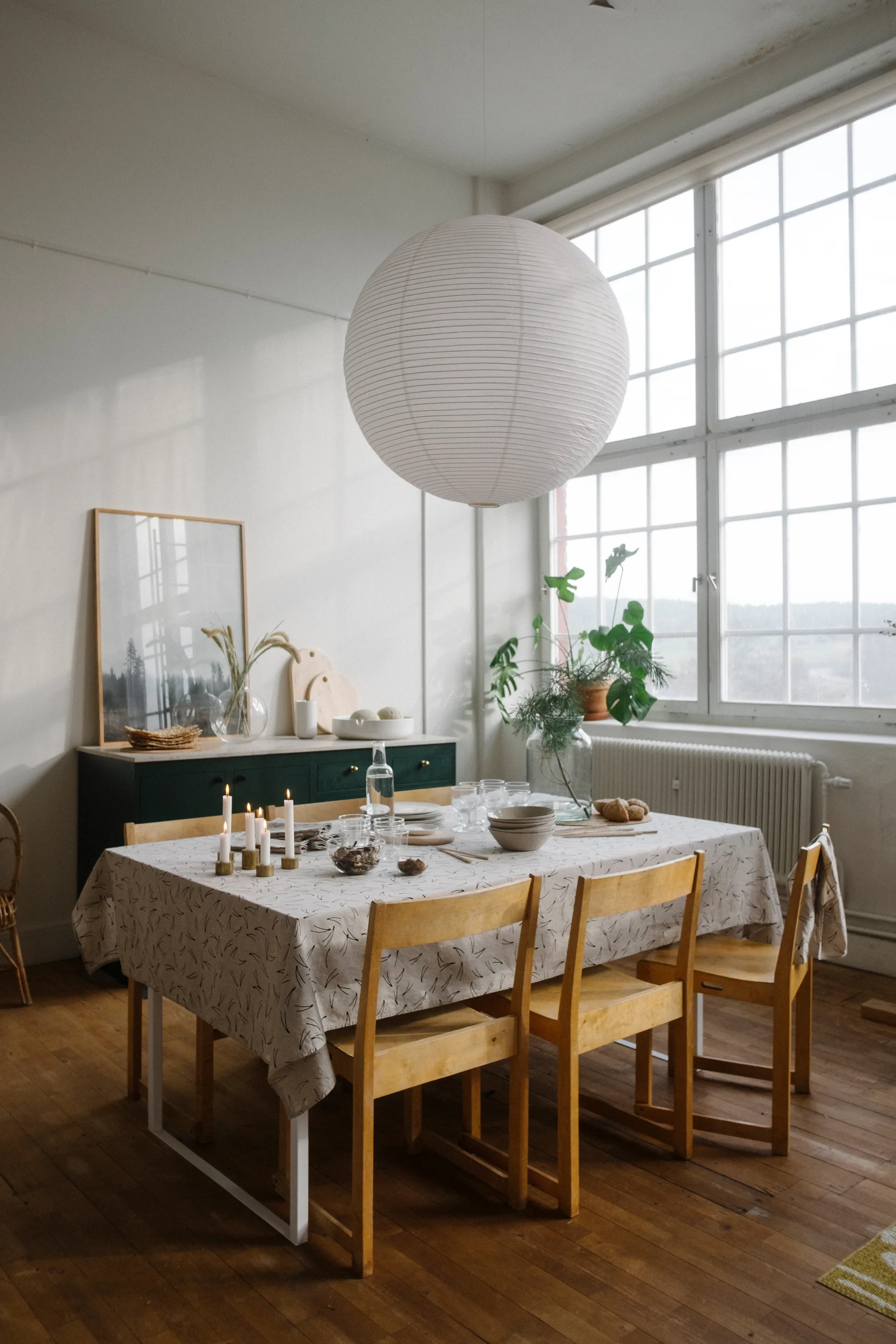 Barr pöytäliina 137x238 cm, Musta-luonto Fine Little Day