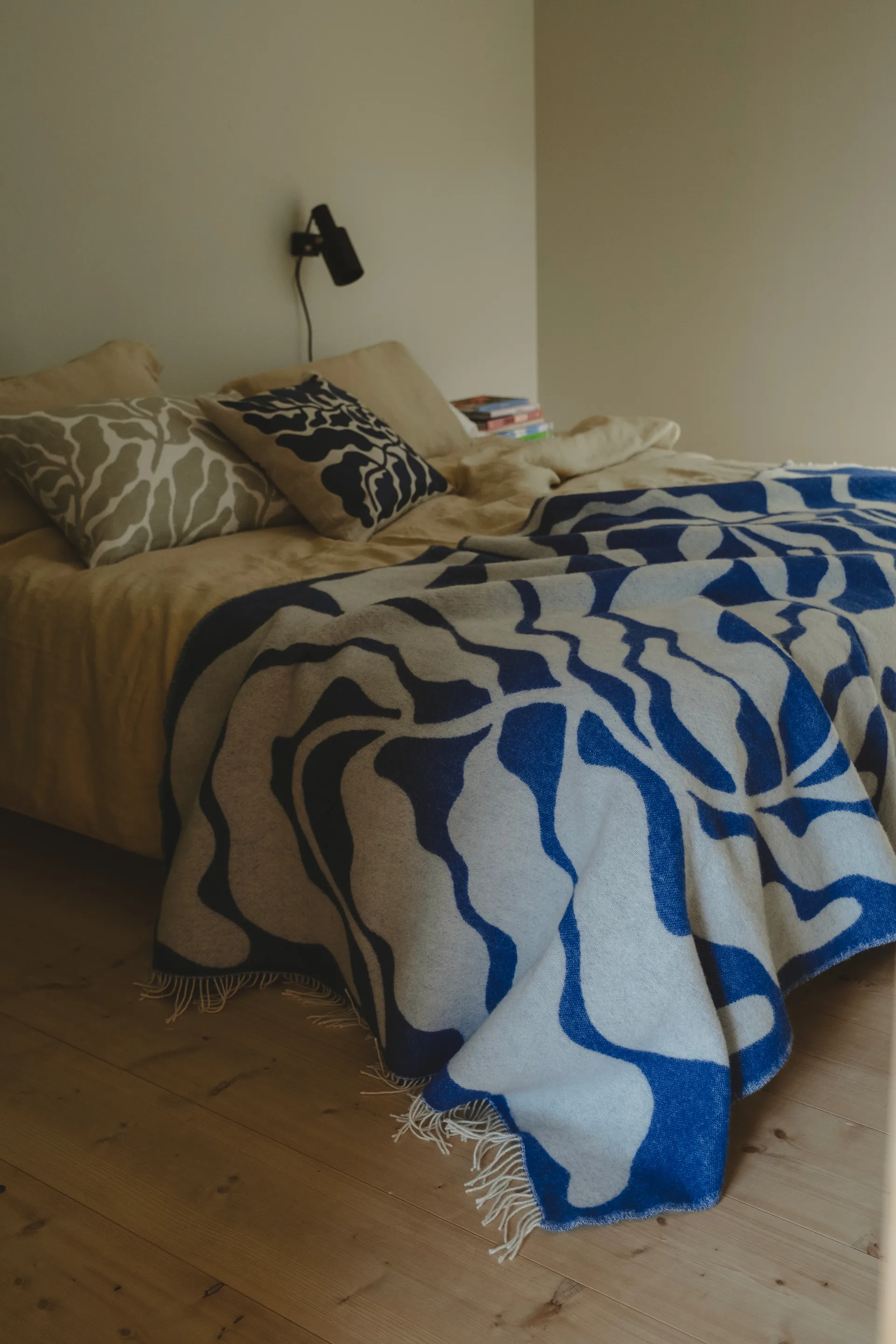 Leaves torkkupeitto 130x220 cm, Blue-white Fine Little Day