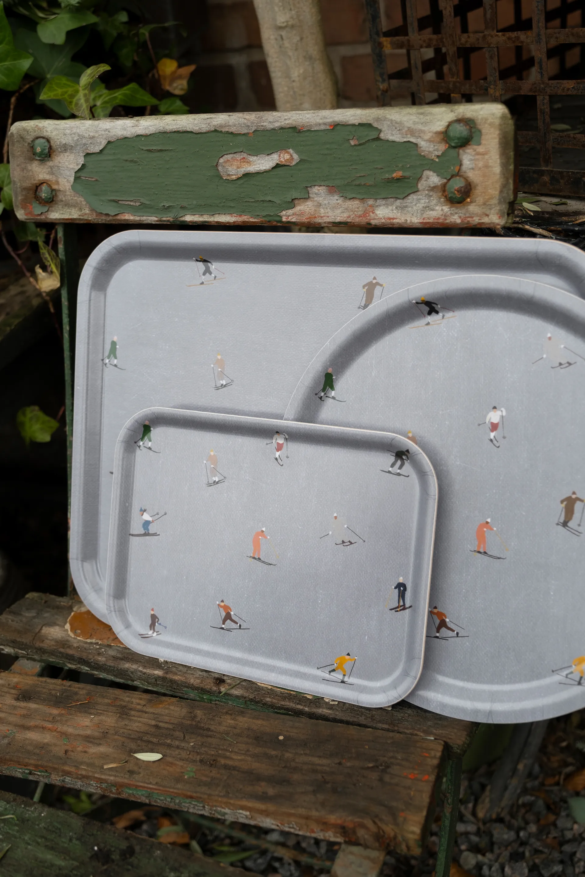 Skiers tarjotin 33x43 cm, Harmaa Fine Little Day