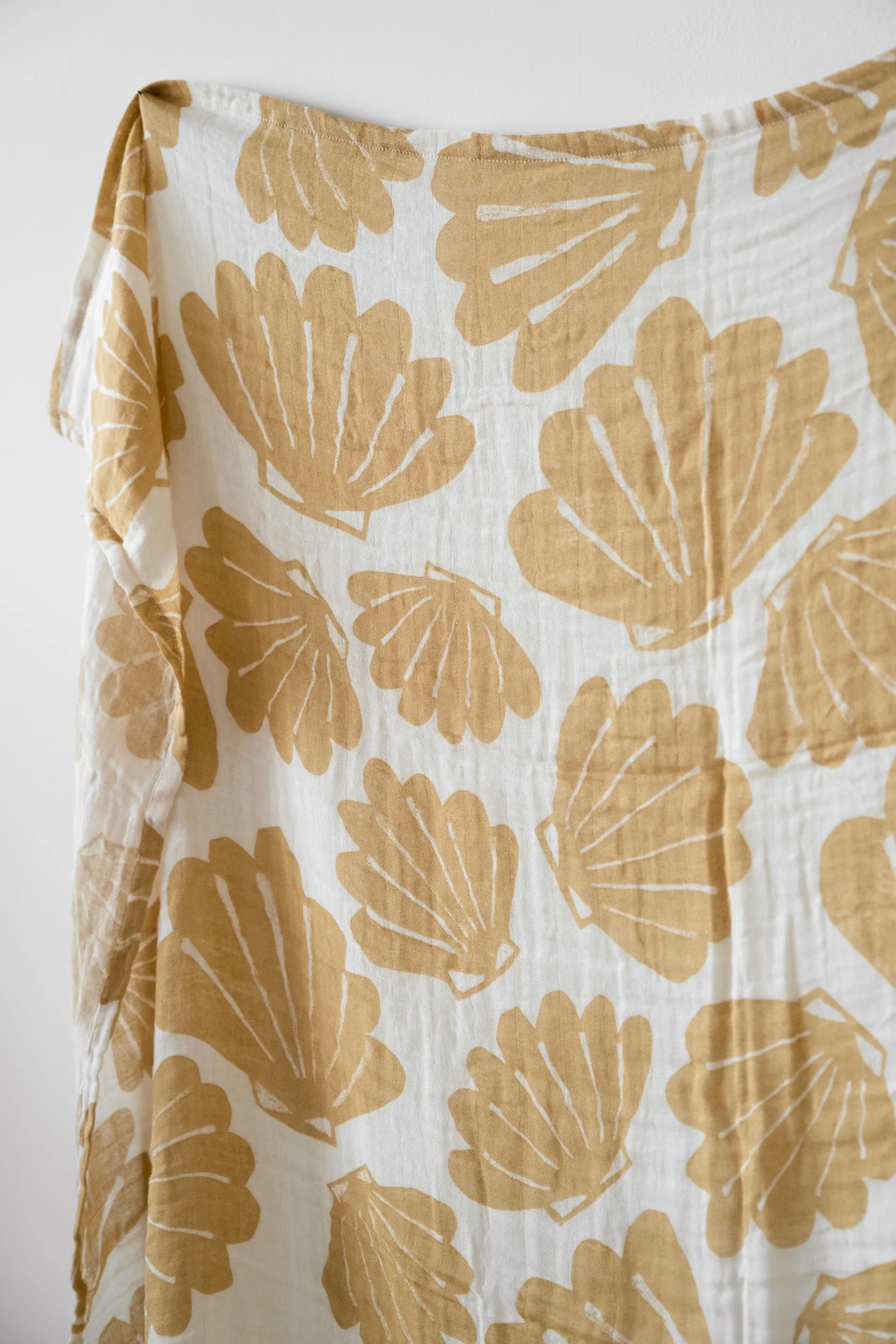 Snäcka musliiniviltti 120 x 120 cm, Sand Fine Little Day