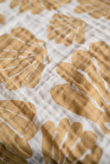 Snäcka musliiniviltti 120 x 120 cm - Sand - Fine Little Day