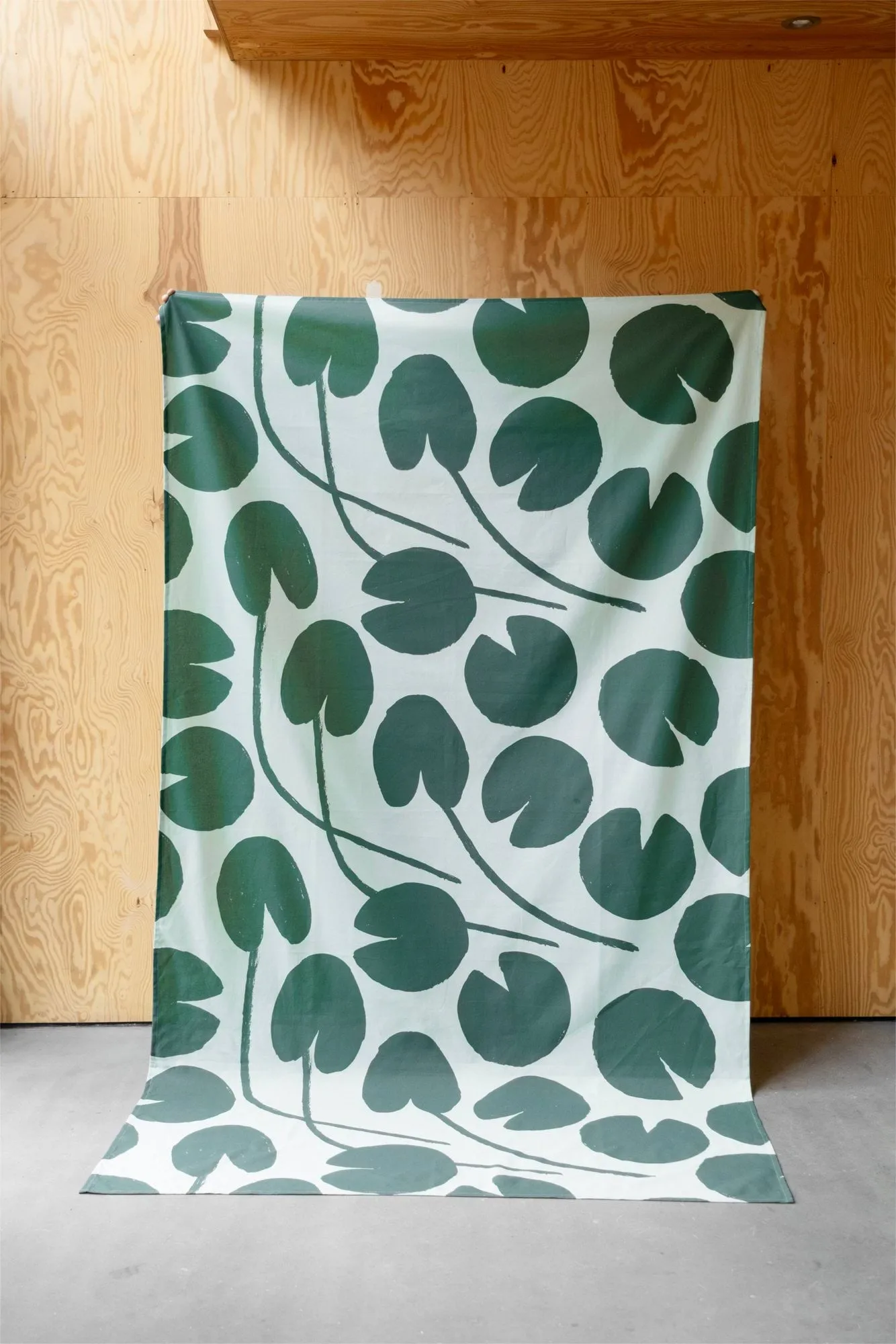 Water lilies pöytäliina, Vaaleanvihreä–vihreä, 147x147 cm Fine Little Day