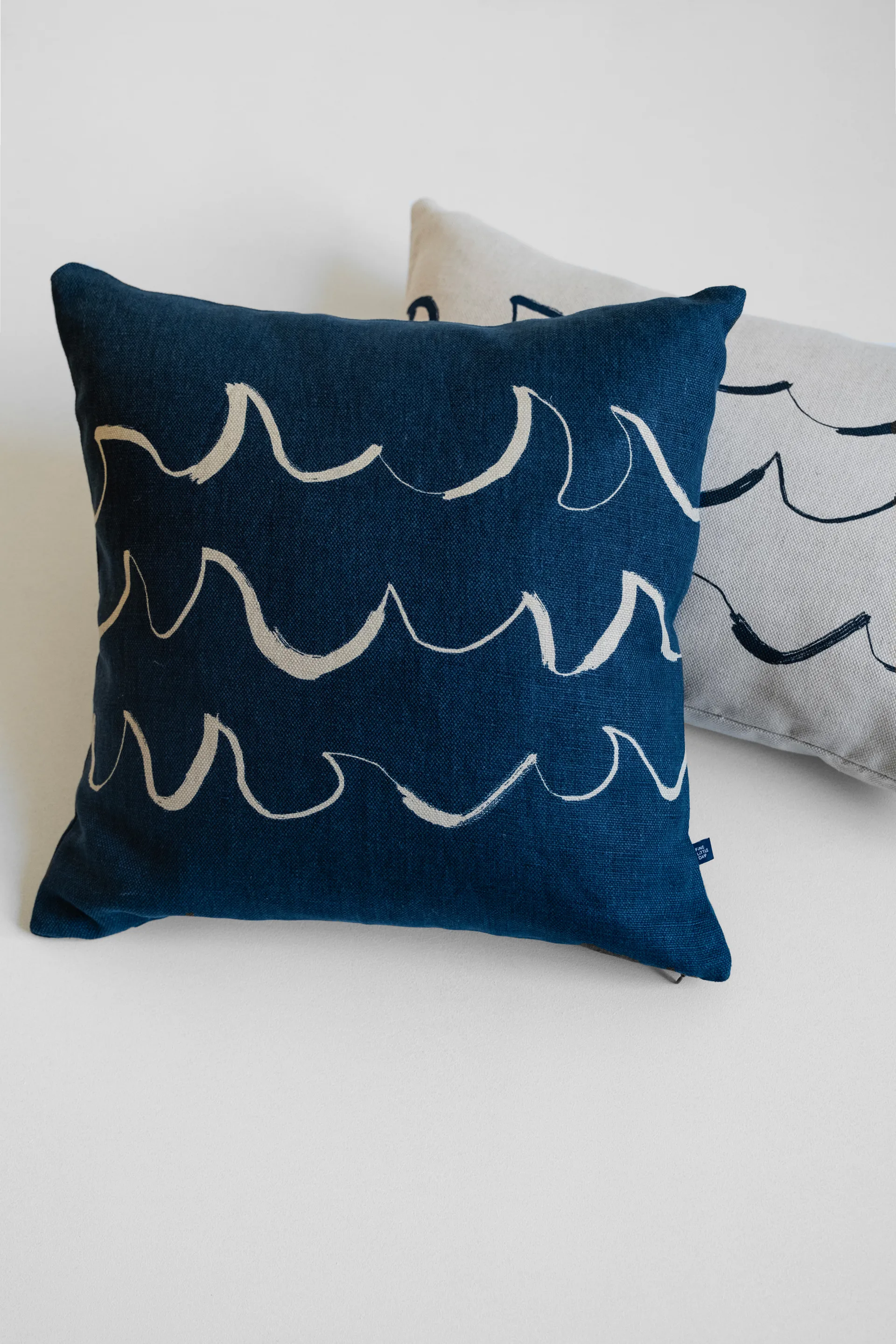 Wave tyynynpäällinen 48x48 cm, Sininen Fine Little Day