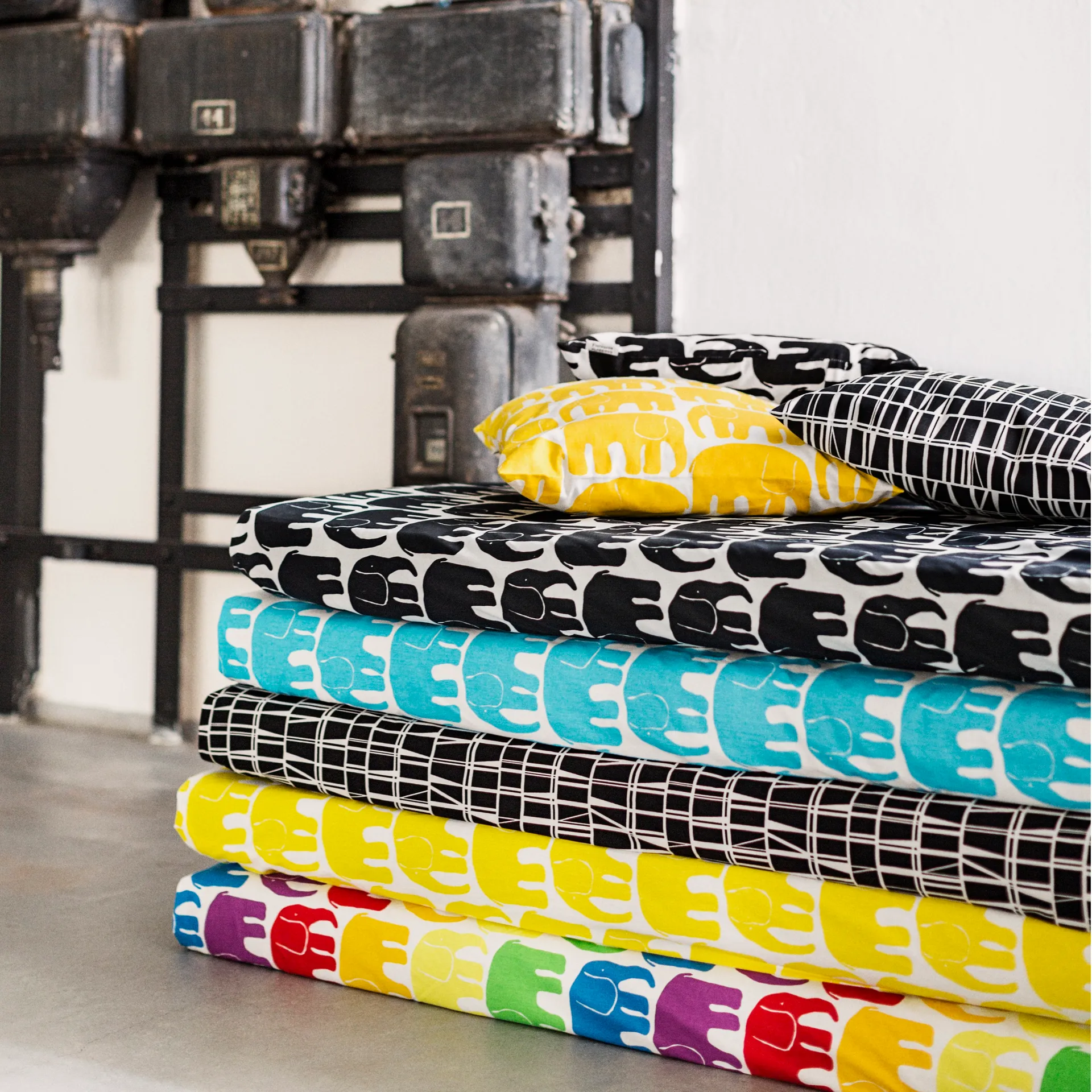 Elefantti pussilakanasetti, musta-valkoinen Finlayson