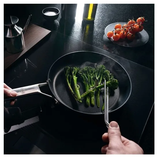 Taiten paistinpannu, 24 cm Fiskars