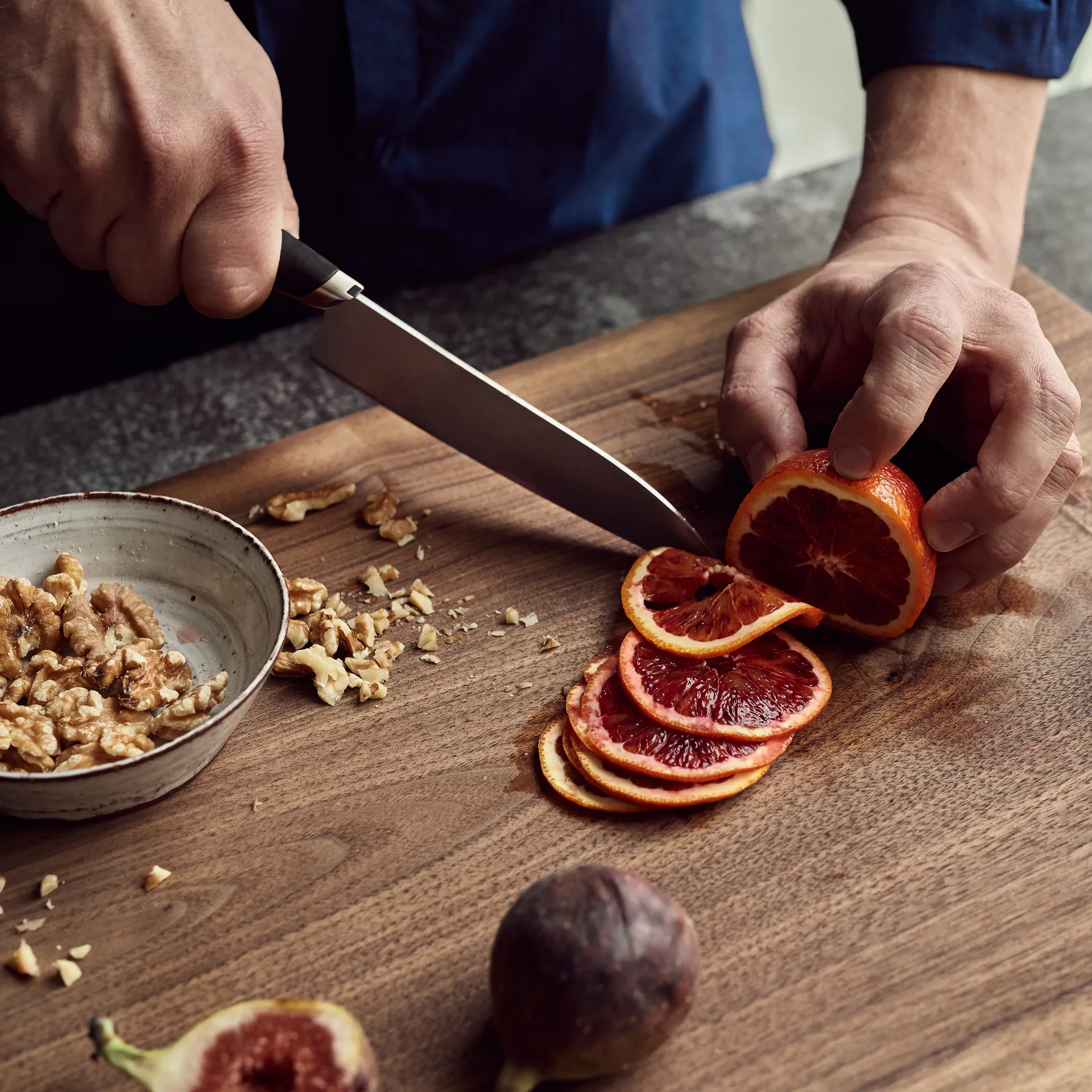 Titanium kokkiveitsi 16 cm, Musta Fiskars