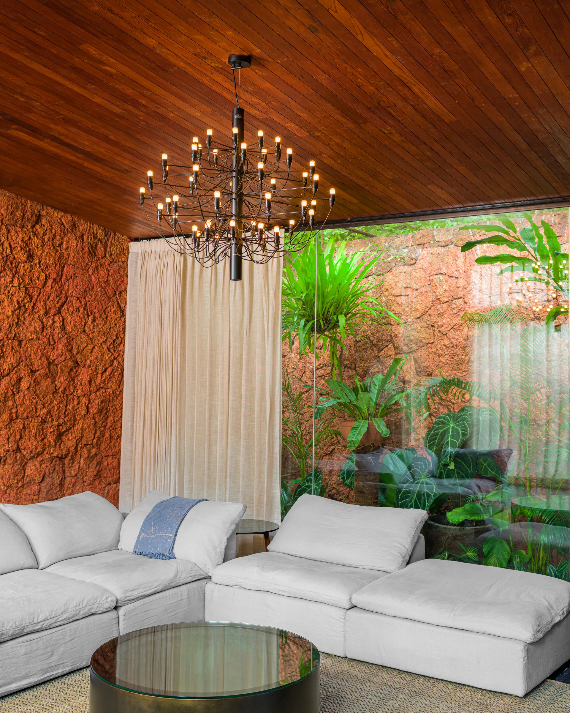 2097 Sarfatti kattokruunu, Mattsvart 50 lamppua Flos