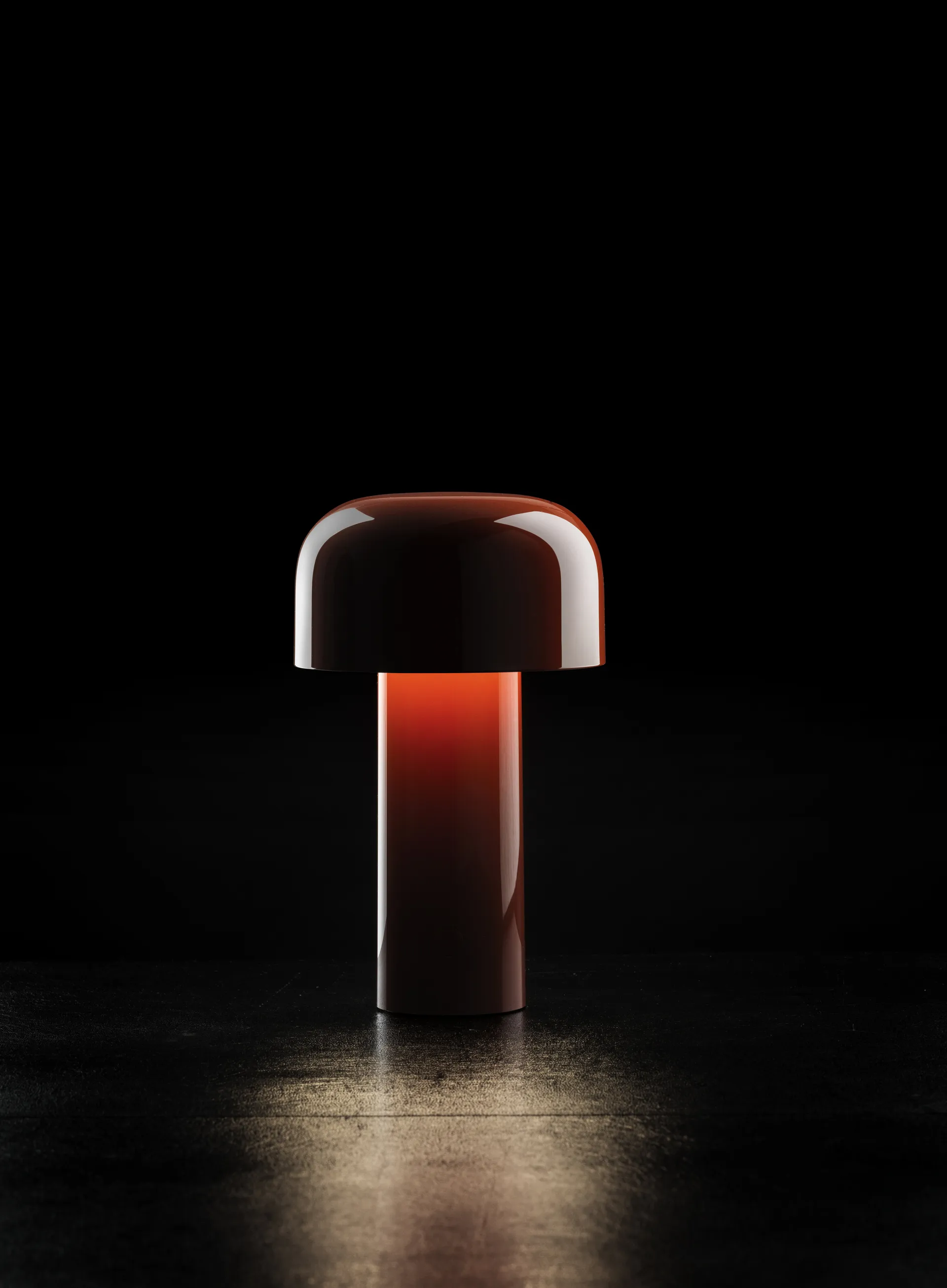 Bellhop kannettava pöytävalaisin, Brick red, IP54 (sisä/ulkokäyttö) Flos