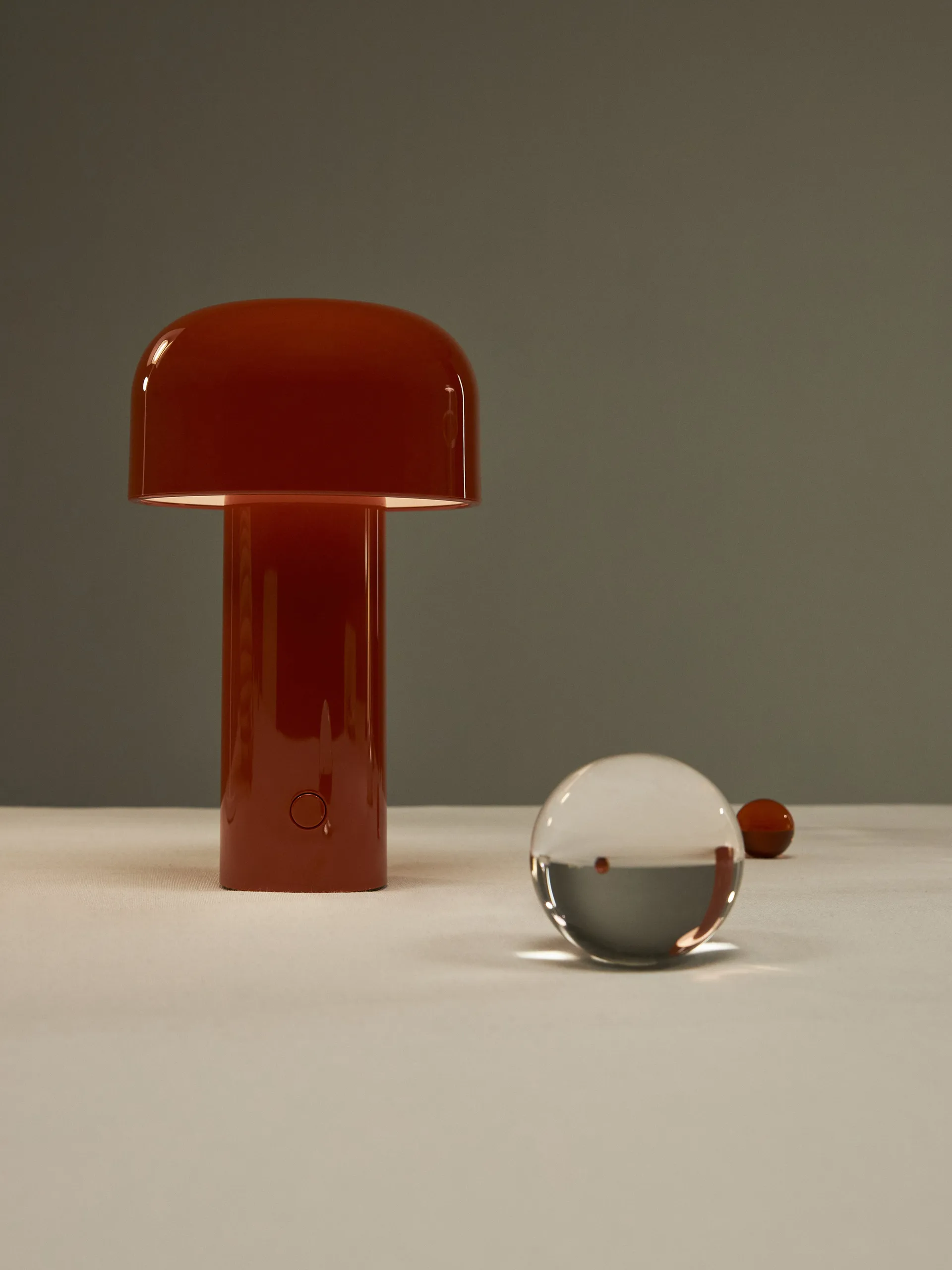 Bellhop kannettava pöytävalaisin, Brick red, IP54 (sisä/ulkokäyttö) Flos