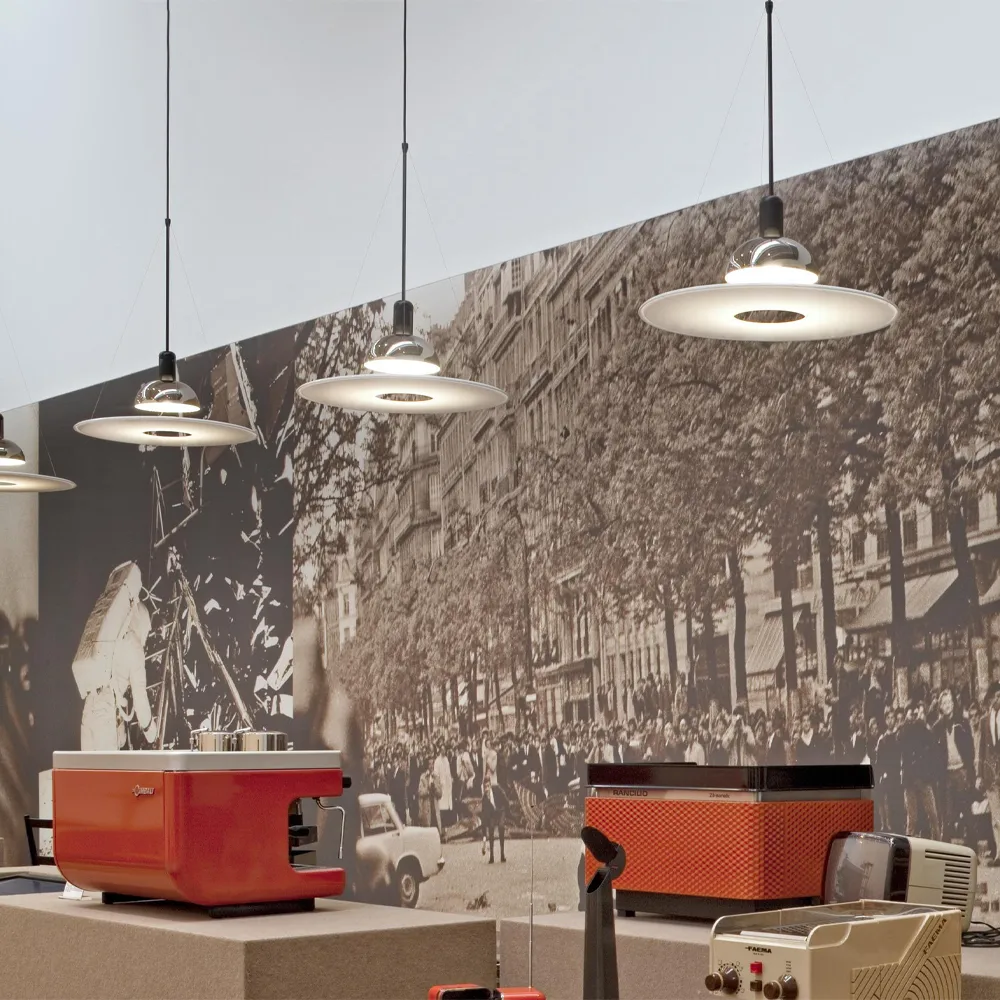 Frisbi kattovalaisin, Valkoinen opaalilasi Flos