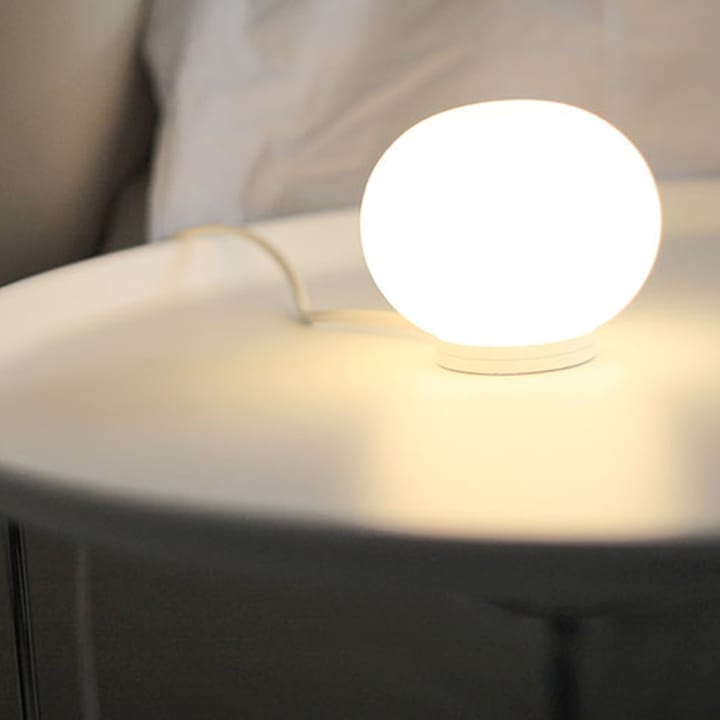 Glo-Ball Mini T pöytälamppu, Valkoinen opaalilasi Flos
