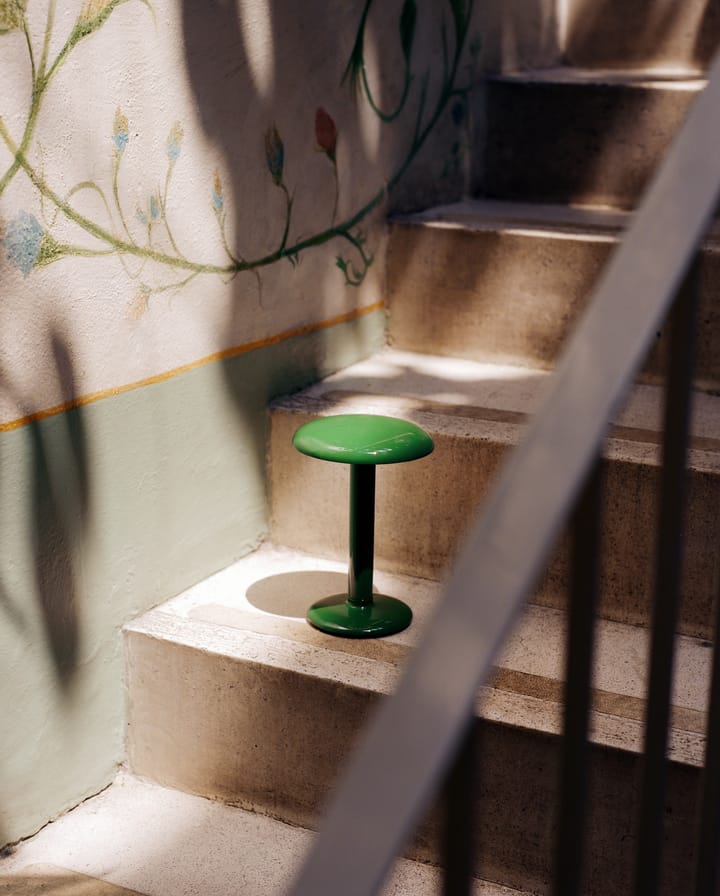 Gustave Residential kannettava pöytävalaisin, Lacquered green Flos