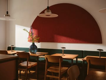 Gustave Residential kannettava pöytävalaisin - Matte anthracite - Flos