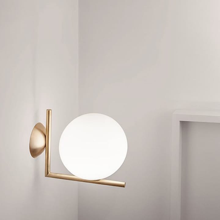 IC lights C/W1 seinävalaisin, Harjattu messinki opali Flos