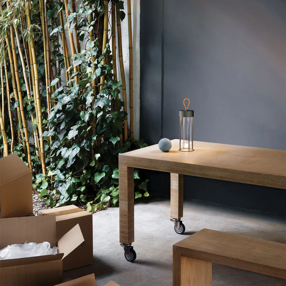 In Vitro pöytälamppu, Black, 2700 kelvin Flos