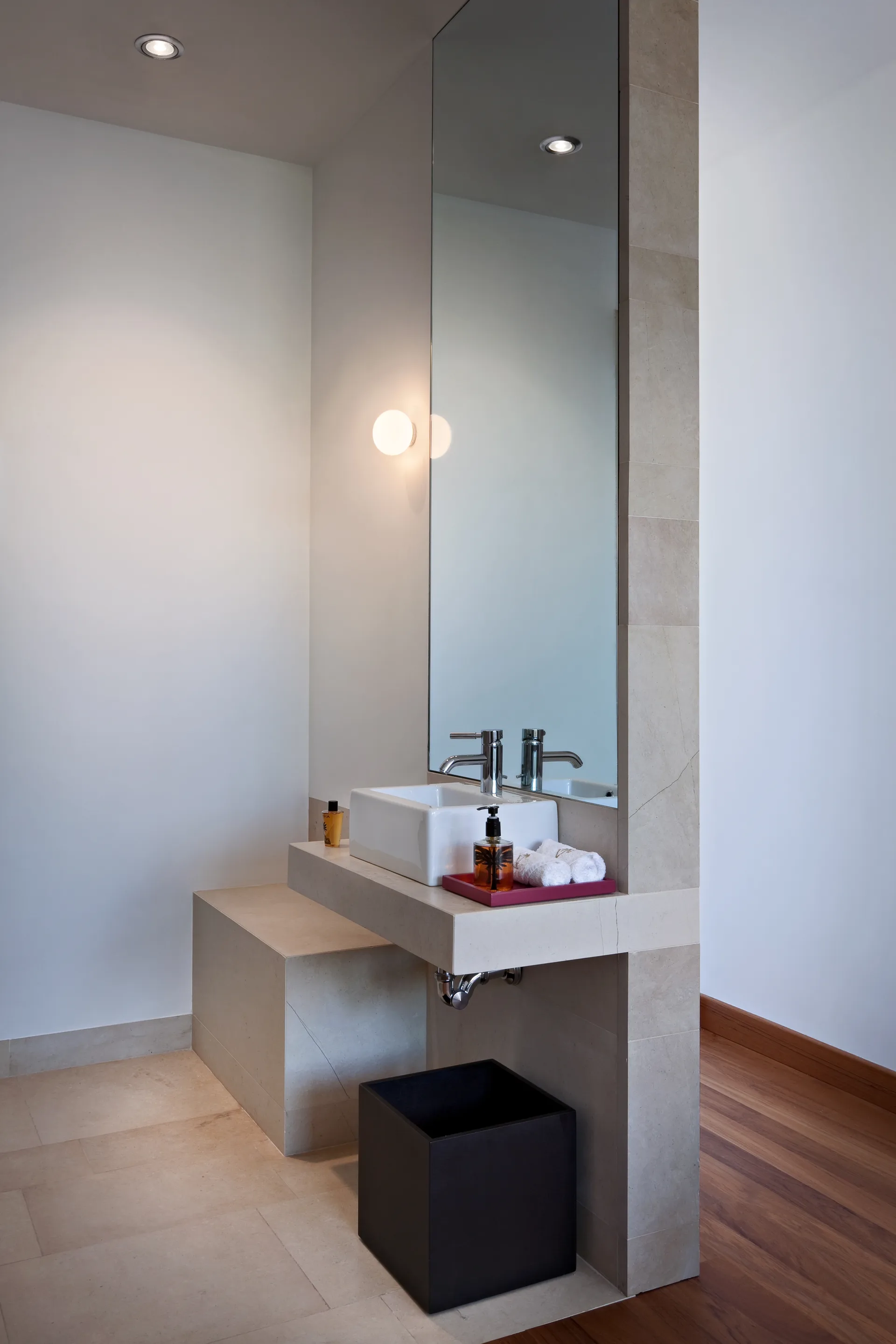 Mini Glo-Ball CW seinä- ja kattolamppu peiliasennus, Valkoinen Flos