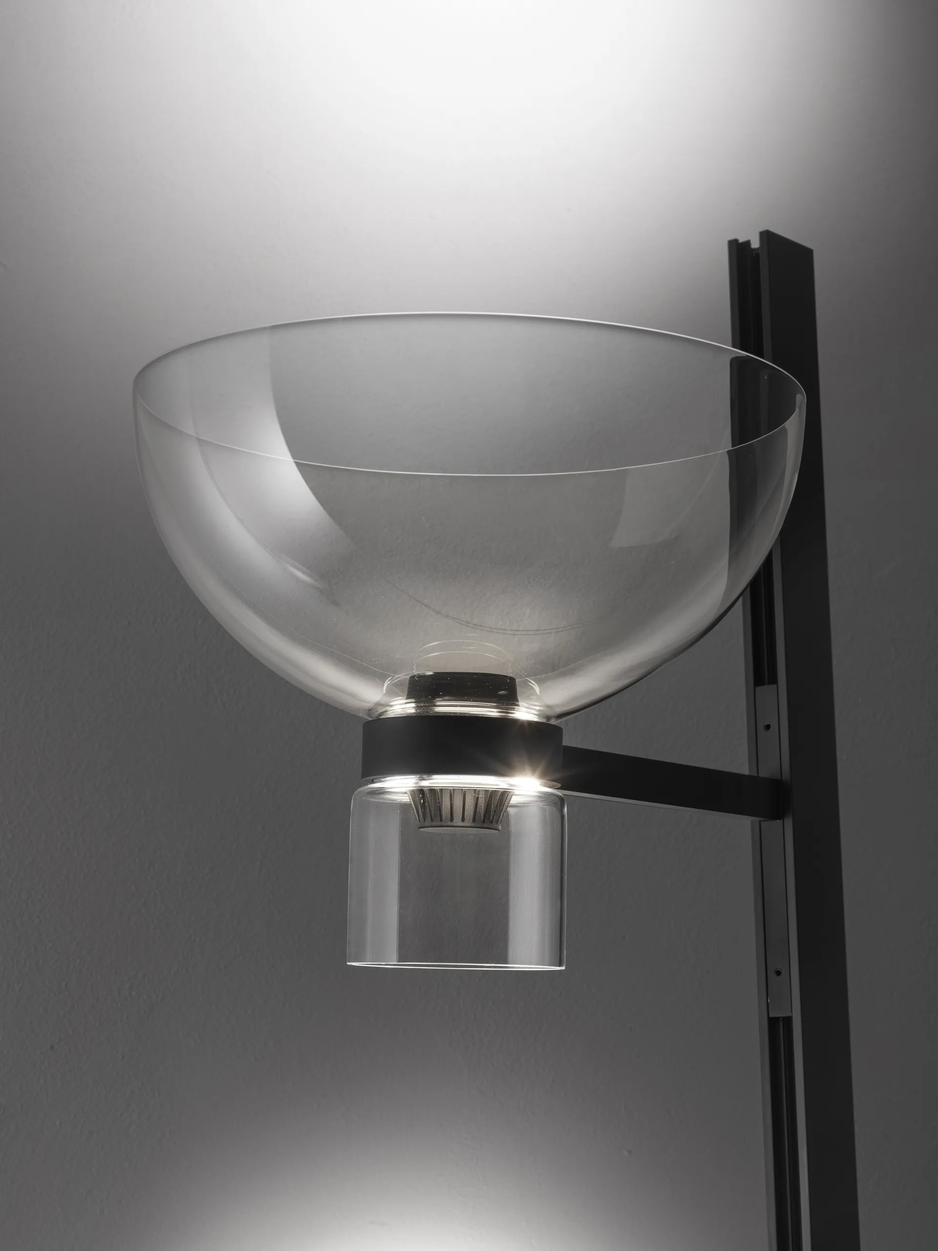 Nocturne F1 bowl lattiavalaisin – musta,  Flos