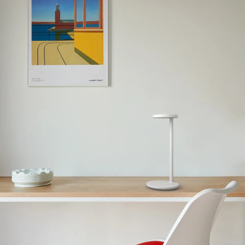 Oblique Qi pöytälamppu, Harmaa Flos