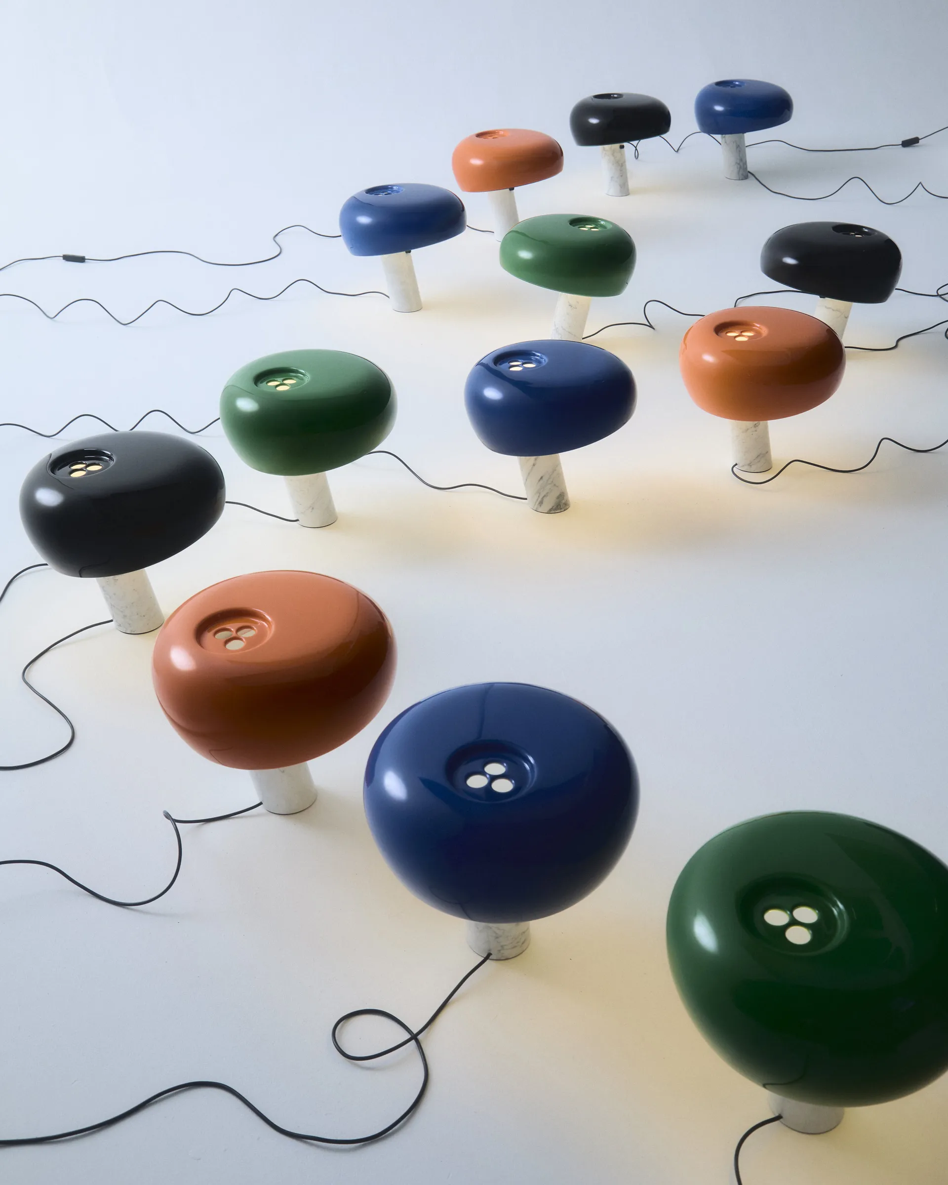 Snoopy pöytälamppu, Orange Flos